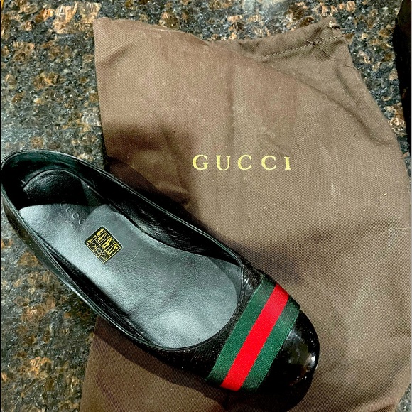 Gucci Patent Leather Flats - Picture 1 of 5